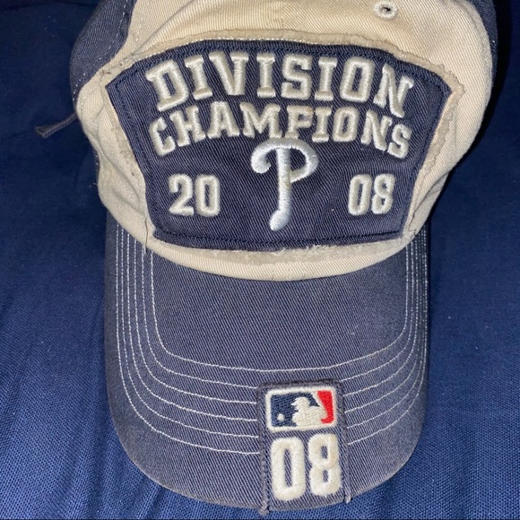 08 Phillies Division Champion Hat - Picture 2 of 6